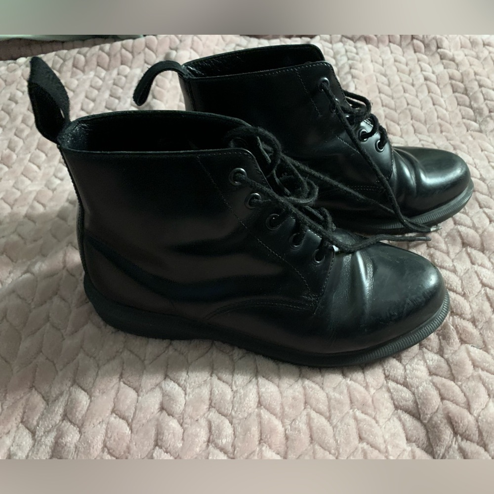 Dr Martens Black LEATHER Emmeline BOOTS Combat Ladies size 6 US / 37 EU Lace-up